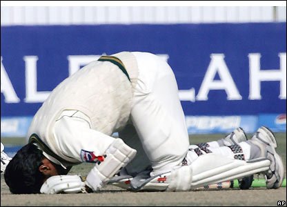 _41076416_yousuf_ap416.jpg