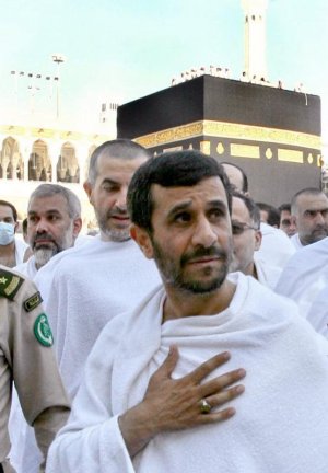 mahmoud-ahmadinejad-hajj.jpg