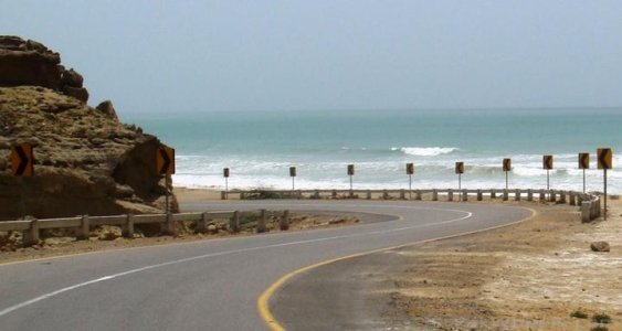 Makran_Coastal_Highway._Gwadar-Karachi.jpg