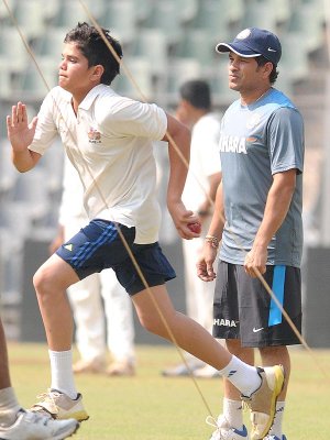 2013_11_13_00_06_12_sachin-arjun6.jpg