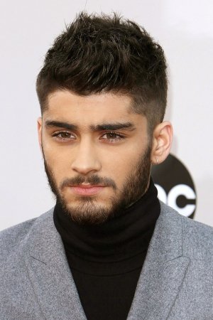 Zayn-Malik08_2013-American-Music-Awards-_glamour_15dec14_rex_b.jpg