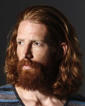 red-mens-long-wavy-haircut.jpg