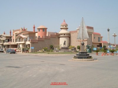 Bahria-Town_Lahore_July_2006-Pic-0077.JPG