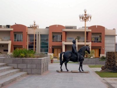 Bahria_town_lahore_(10).jpg