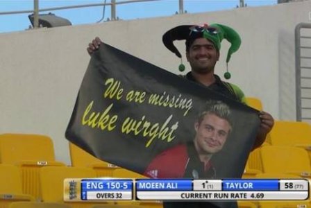 Luke-Wright-Fan-during-Pakistan-v-England-ODI.jpg