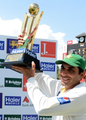 misbah-trophy.jpg