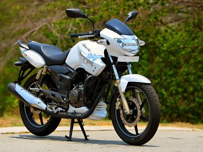 tvs-apache-150-03.jpg