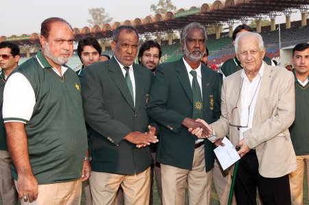 pcb chairman @ pdca funtion 9488.jpg