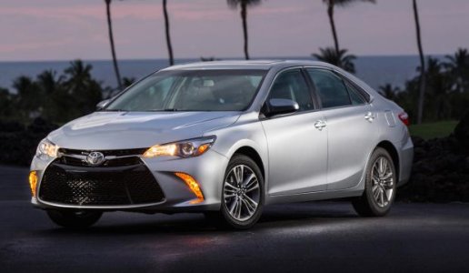 2016_toyota_camry-pic-3766702507293730940-1600x1200.jpg