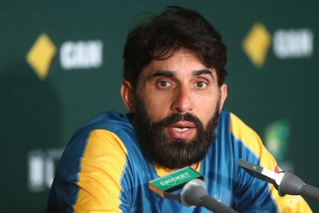 misbah-ul-haq-1488990117-800.jpg