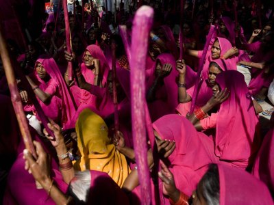 gulabi-gangs.jpg