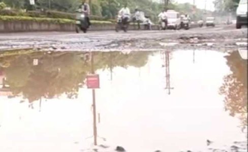 bhopal-potholes_650x400_81472668703.jpg