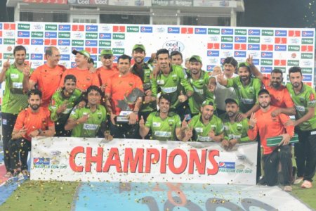 Group photo of winning team.jpg