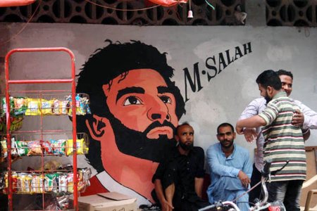 football-fever-in-lyari-athar-khan-10-1529688120.jpg