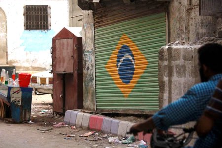 football-fever-in-lyari-athar-khan-1-1529688094.jpg