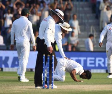 Pak vs NZ 1st Test Day 3 2.jpg