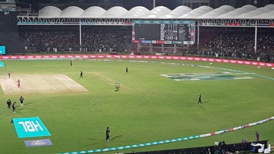 PSL_Crowd_10_Mar_2019_2.jpg