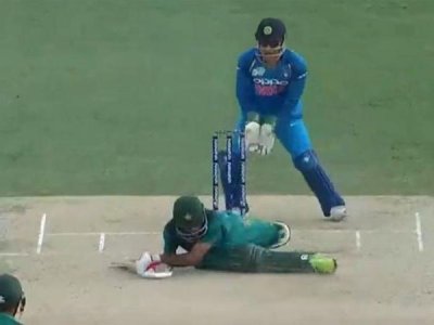 1537712407-fakhar-bizarre.jpg