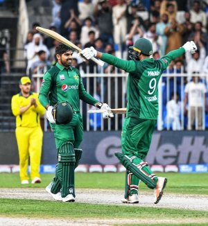 Pakistan_vs_Australia_1st_ODI_2019_03.jpg