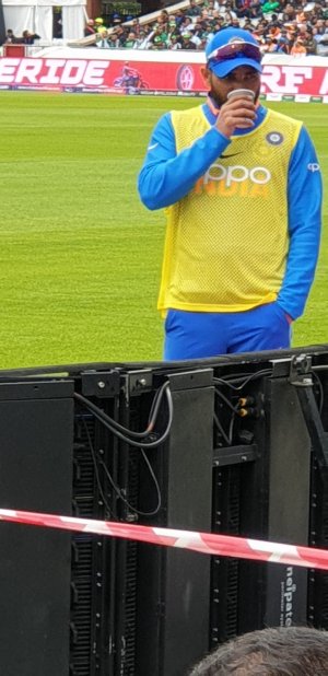 Pakistan_vs_India_16_June_2019_07.jpg