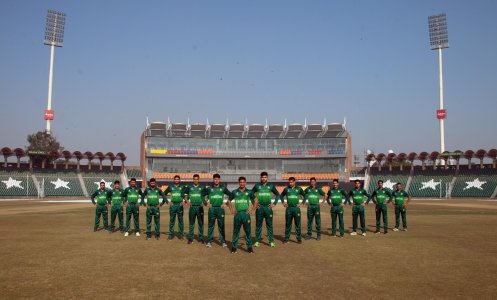 u 19 team photo session-6368.jpg