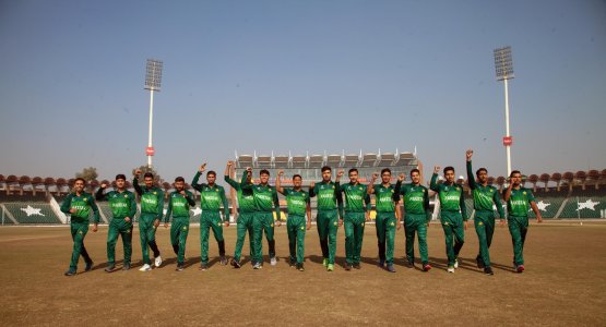 u 19 team photo session-6392.jpg