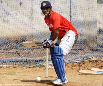 Dhoni RNS.jpg