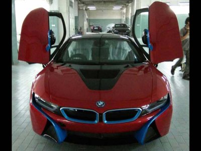 06-1473167287-sachin-tendulkar-bmw-i8-custom-paint-01.jpg
