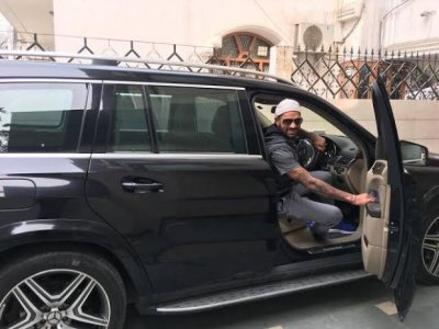 Shikhar-Dhawan-With-His-Car.jpg