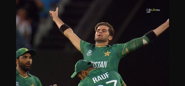 screencapture-play-starzplayarabia-en-movies-pakistan-vs-australia-semi-finals-live-241721896176.jpg