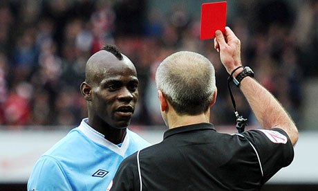 Mario-Balotelli-is-shown--010.jpg