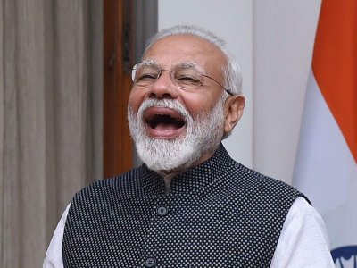 modi laughing.jpg