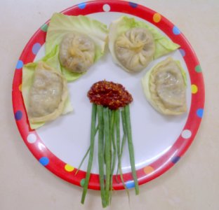 momos1.jpg