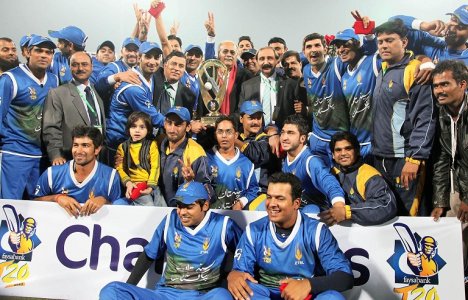 Group photo of winning team.JPG
