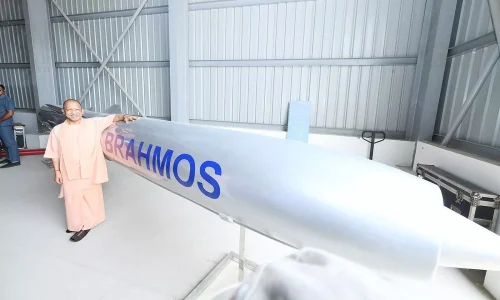533750-yogi-with-brahmos.webp