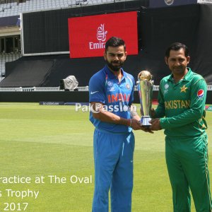 Sarfraz Ahmed and Virat Kohli before the 2017 Champions Trophy final