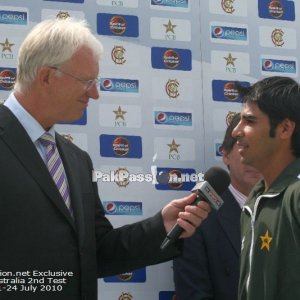 Pakistan v Australia Test Series - 2nd Test - Headingley - Day 4