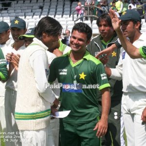 Pakistan v Australia Test Series - 2nd Test - Headingley - Day 4