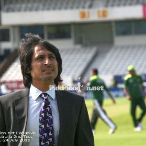 Pakistan v Australia Test Series - 2nd Test - Headingley - Day 4