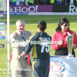 Younis Khan receiving his medal