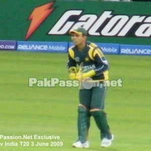 Kamran Akmal wicketkeeping