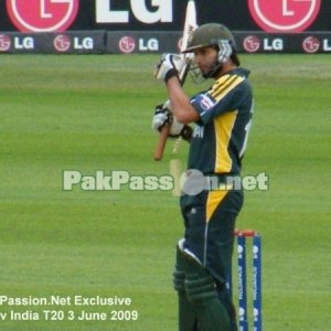 Shahid Afridi gets ready to face the next ball