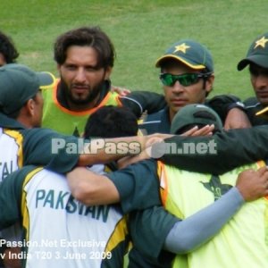 The Pakistani team in a huddle during warmups