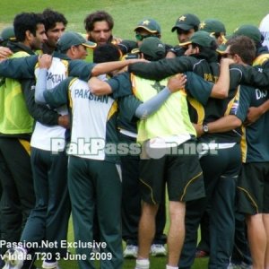 The Pakistani team in a huddle during warmups