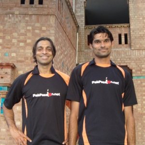 Shoaib Akhtar & Mohammad Irfan