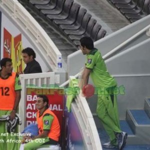 Tanvir Ahmed and Saeed Ajmal with Umar Gul