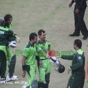 Pakistan Celebrate Win