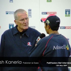 Danish Kaneria in action for Essex May 2009