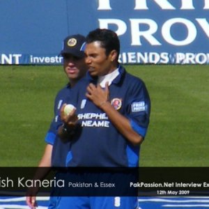 Danish Kaneria in action for Essex May 2009