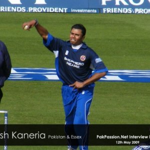 Danish Kaneria in action for Essex May 2009